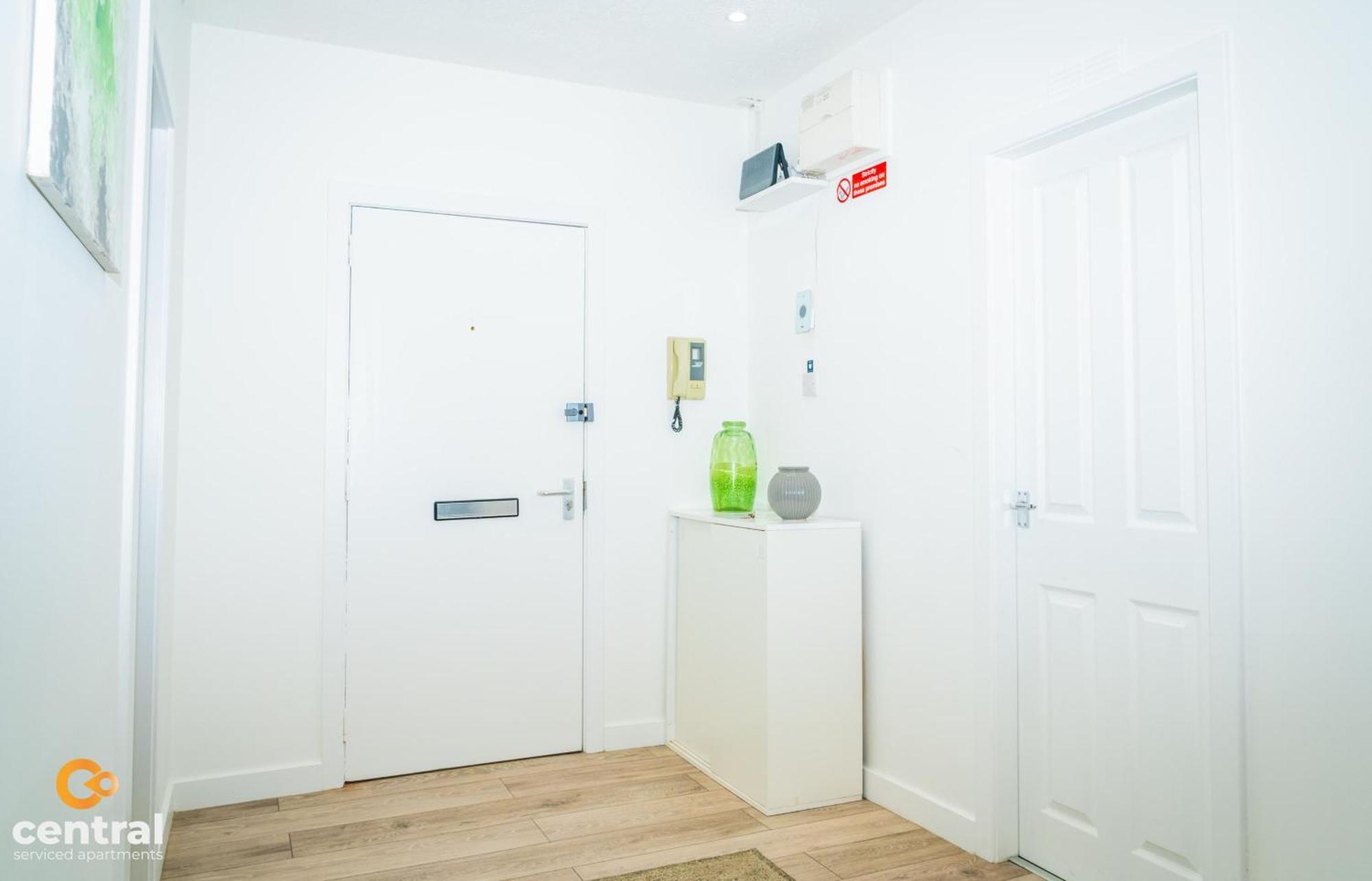 Central Serviced Apartments - 2 Bedroom - Walk Away From City Centre & Universities - Sleeps 4 - 1 X Double 2 X Single - Smart Tvs In All Rooms - Short Term Stays Welcome - Walk Away From Train & Bus Station - Preferred Location For Short Stay In Dun دندي المظهر الخارجي الصورة