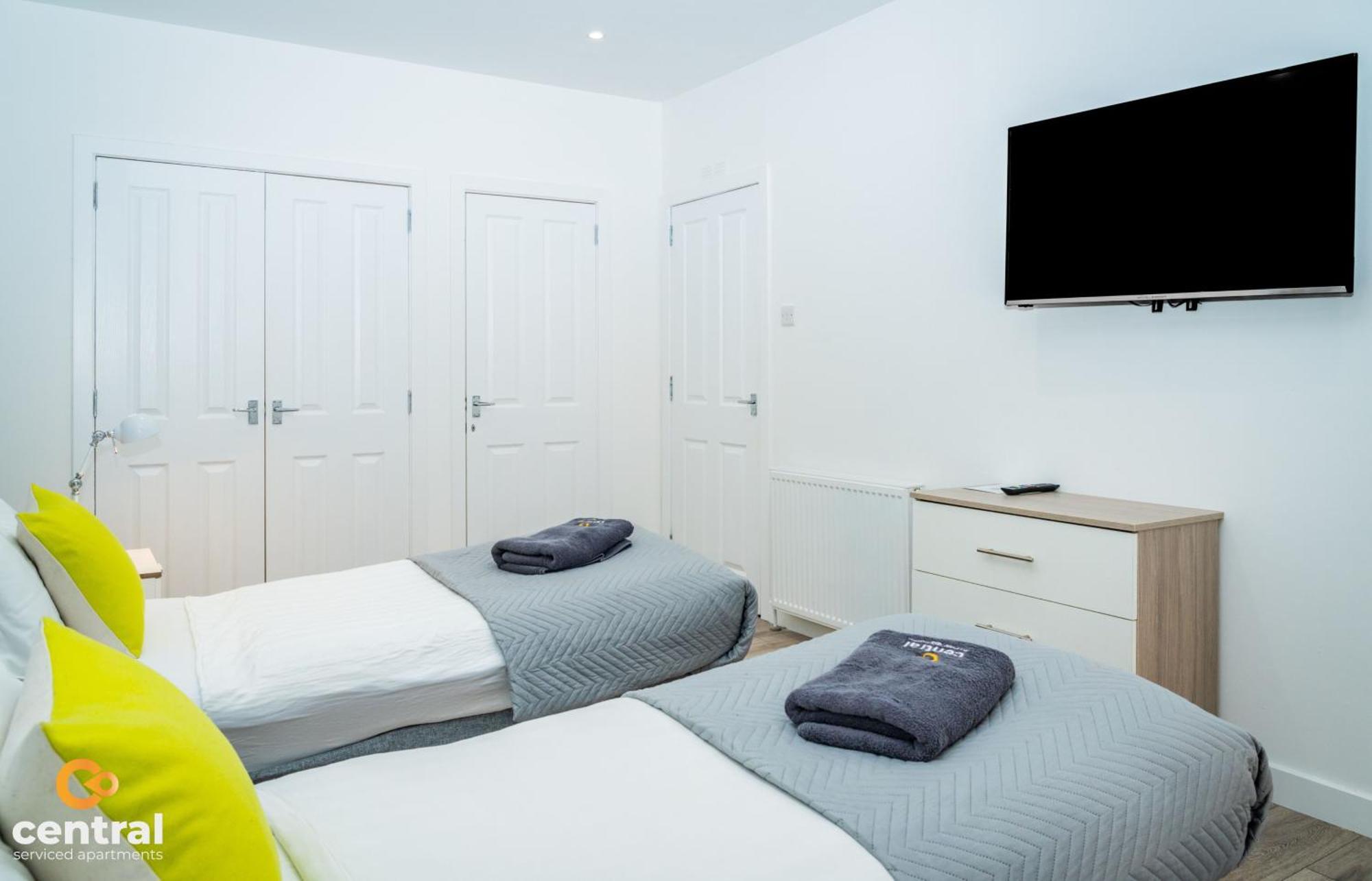 Central Serviced Apartments - 2 Bedroom - Walk Away From City Centre & Universities - Sleeps 4 - 1 X Double 2 X Single - Smart Tvs In All Rooms - Short Term Stays Welcome - Walk Away From Train & Bus Station - Preferred Location For Short Stay In Dun دندي المظهر الخارجي الصورة